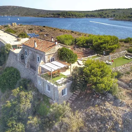 Isla Privada, Menorca Вилла Форнельс